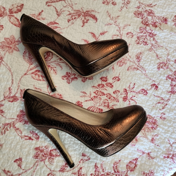 Michael Kors shoes pumps copper colored size 6 elevated  heels 👠 pumps - Picture 12 of 14